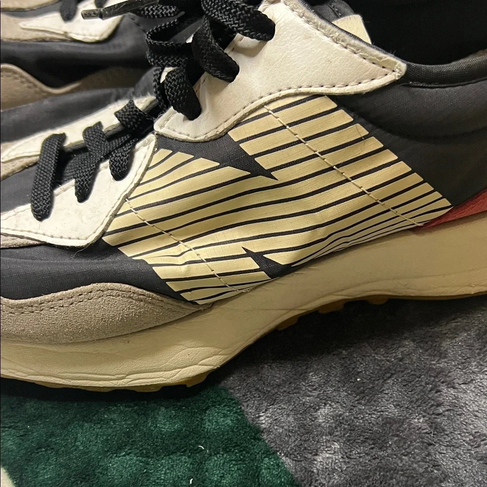 Men’s New Balance Black and Cream Sneakers Size 12 - Picture 12 of 13